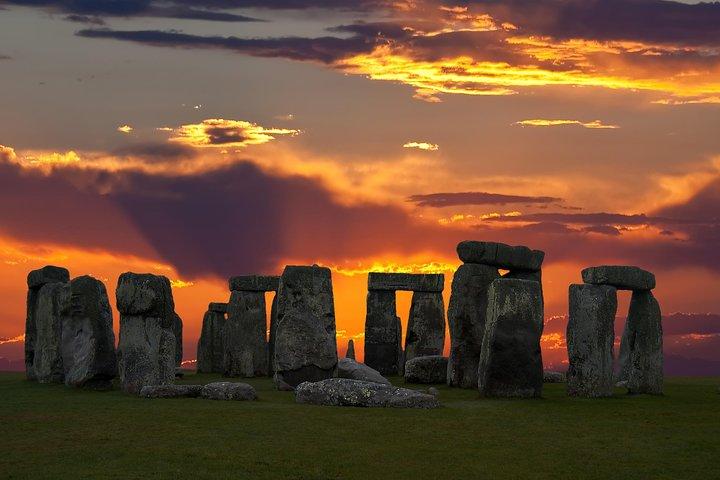Stonehenge Summer Solstice Tour from London: Sunset or Sunrise Viewing