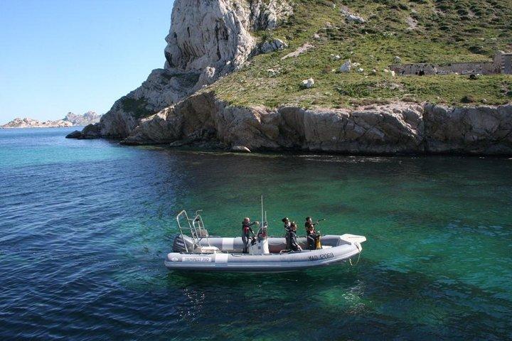 Tour Privado de 3 horas de Snorkeling perto de Monte Cristo de Marselha com Guia