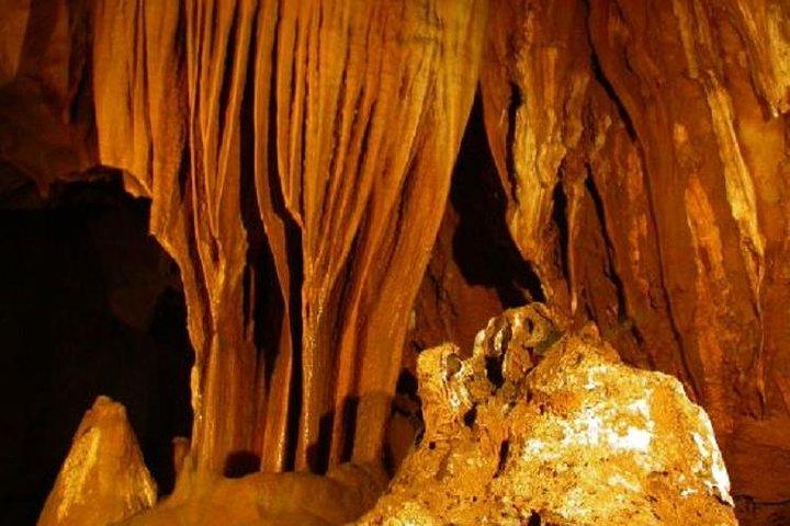 Privat tur Chiang Dao grotte, templer, klæbrig vandfald