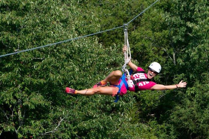 Zipline Canopy & Whitewater Rafting Tour. Tour privato