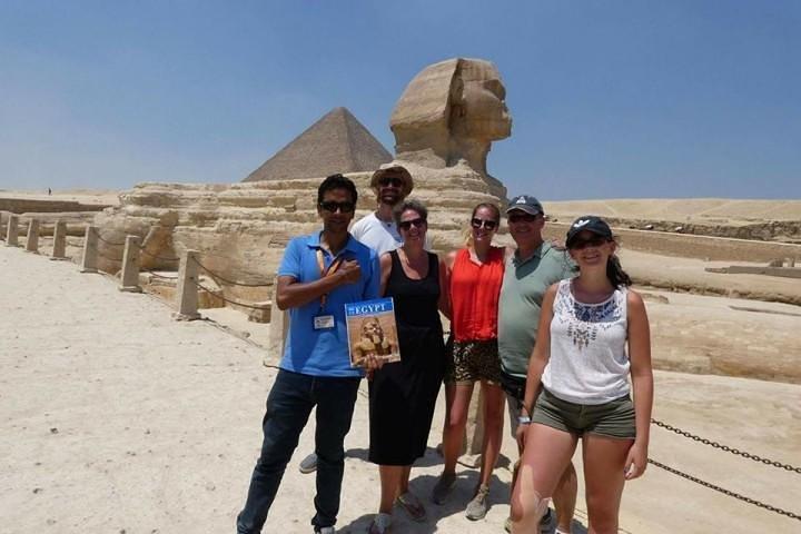 Day tour to the Pyramids of Giza and the Egyptian museum