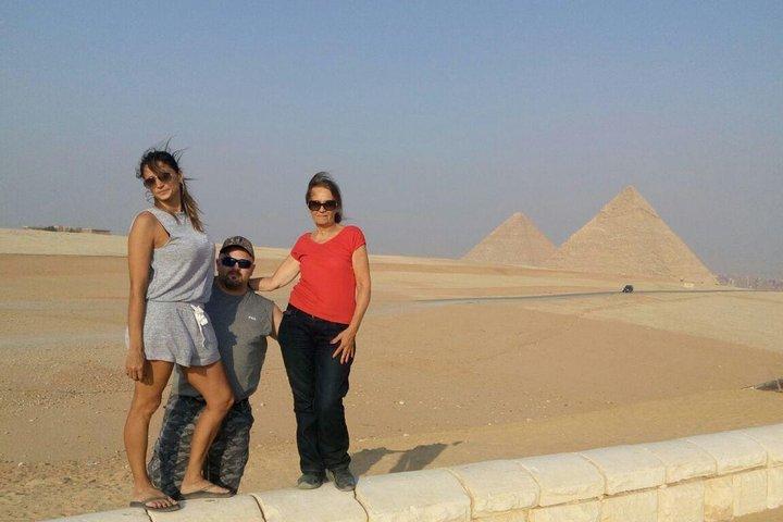 Full-Day Giza Pyramids en Cairo Tour vanaf de luchthaven van Caïro