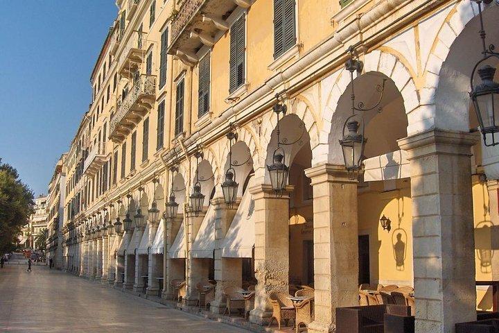 Passeio pela cidade de Paleokastritsa e Corfu