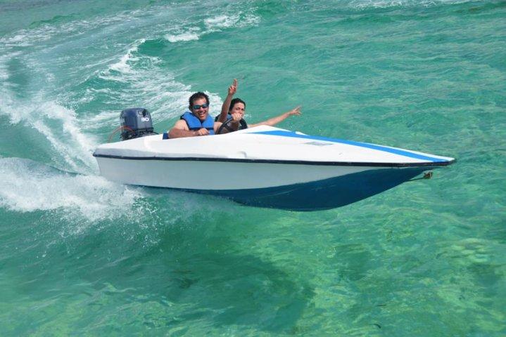 Combotour Punta Cana: Speedboottocht, catamaran en snorkelen