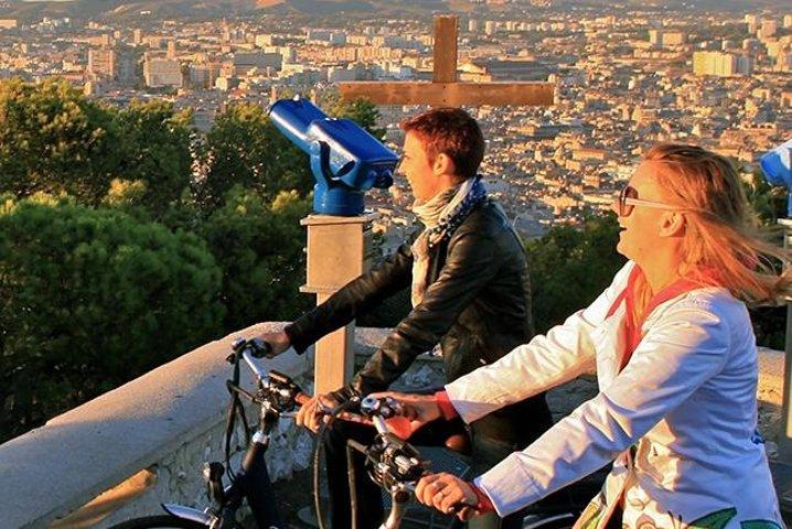 マルセイユショアエクスカーションプライベート電動自転車ツアー