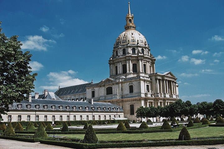 Skip the line Les Invalides War Museum Exclusive Guided Tour