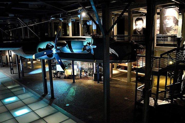 Museu da Revolta de Varsóvia (1944): SMALL GROUP / inc. Pegar/