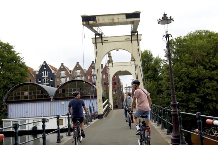 Urban Adventures Amsterdam Bike Tour, Graffiti and Magnet Fishing