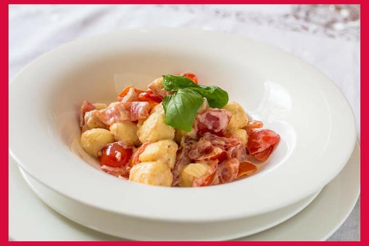 Como: Home Dining & Live Show Cooking with a Local by Cesarine