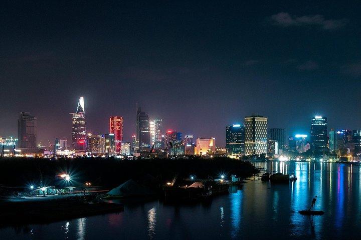 Esperienza turistica di mezzanotte in moto a Ho Chi Minh