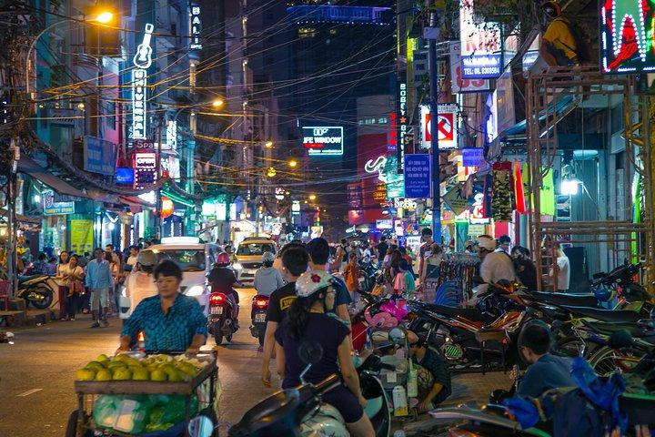 Esperienza turistica di mezzanotte in moto a Ho Chi Minh