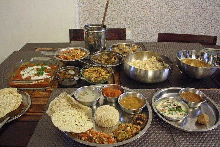 プライベートヴィーガンインド料理のデモ&ムンバイでのマーケットツアー