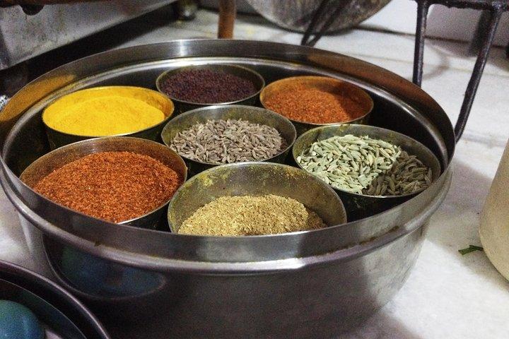 Vegetarian Rajasthani Cooking Class & Meal with Locals in Jaipur
