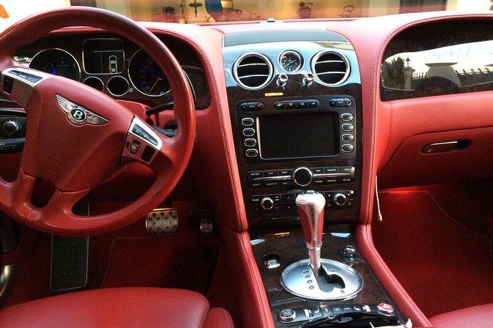 Traslado privado de París en el lujoso Bentley