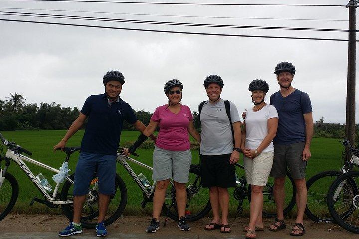 Visita guiada privada de medio día en bicicleta Explore el campo de Nha Trang