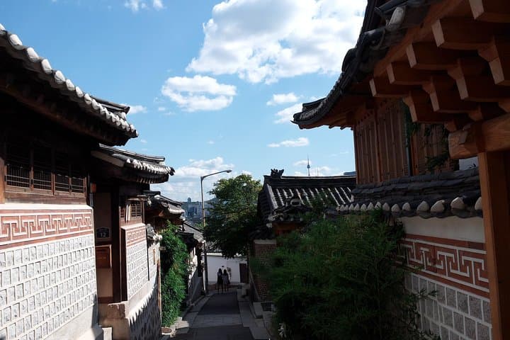 Best Walking Tour to Gyeongbok Palace Bukchon Hanok Village