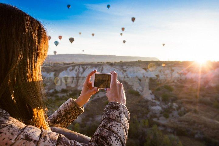 Vuelo en globo aerostático sobre chimeneas de hadas y Göreme