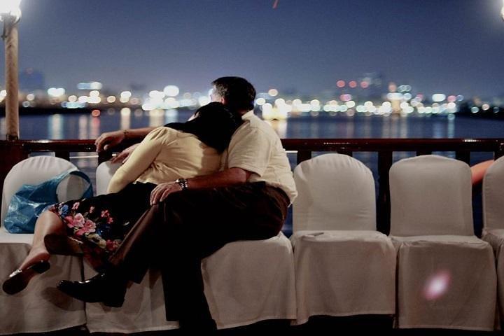 4 in 1パッケージセール(ドバイシティツアー - サファリディナークルーズ - アブダビシティツアー)