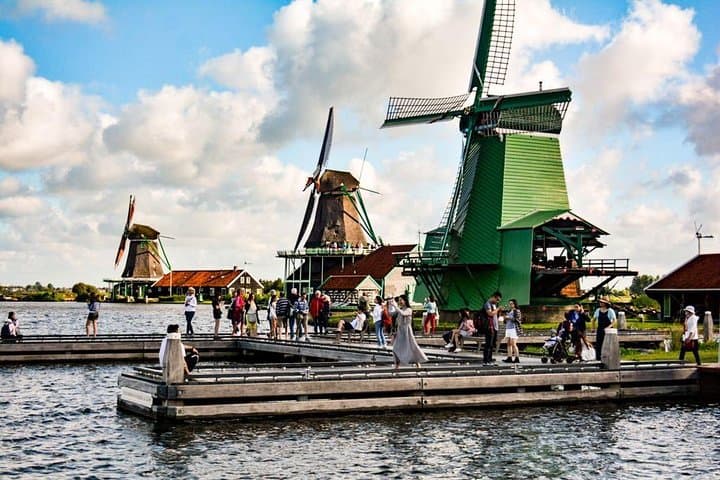 Giethoorn, Zaanse Schans Windmills Guided Day Trip from Amsterdam