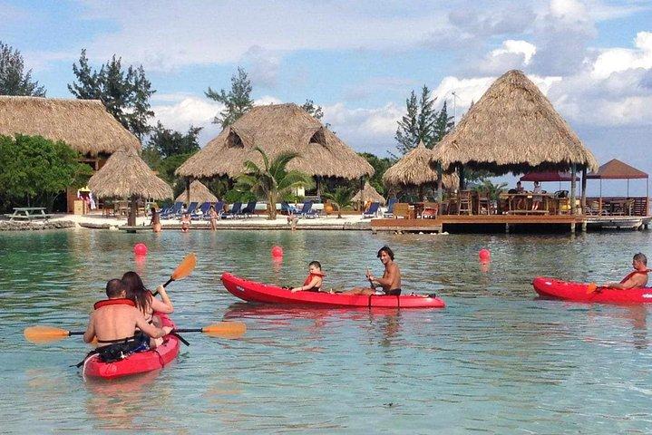 Roatan Sea Kayak, Schnorcheln und Schwimmen