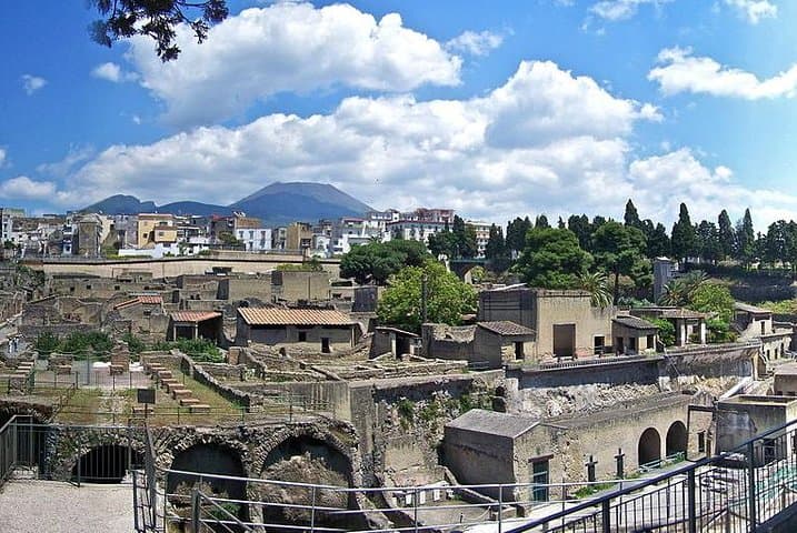 Pompeii & Herculaneum Day Trip from Naples with Lunch