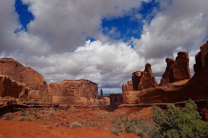 Moab Arches Walking Tour : More Stops. その他のビュー。 もっとアーチーズを