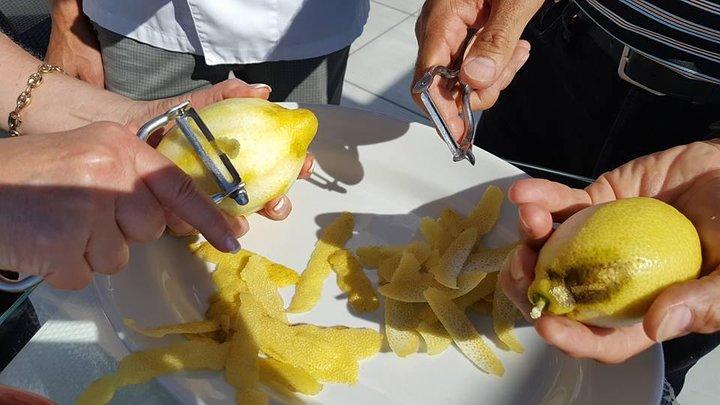 Fazendo Limoncello e almoço com base de limão