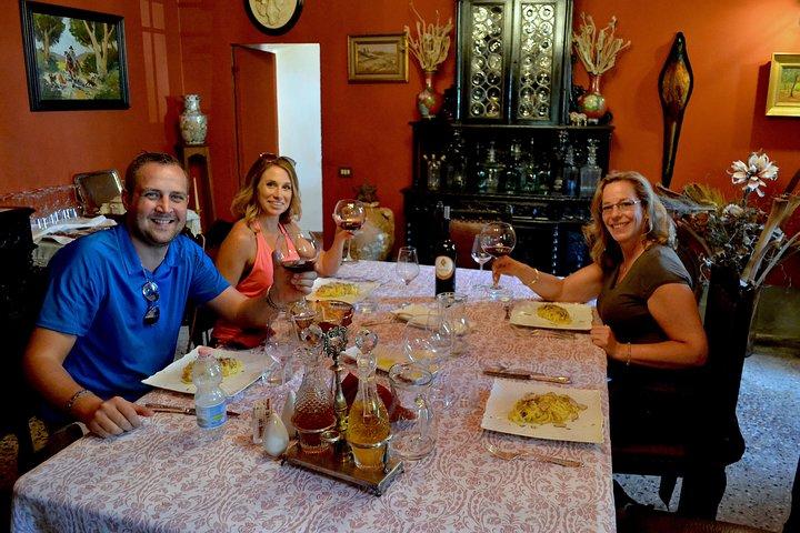 Caccia al Tartufo in Toscana per piccoli gruppi con pranzo