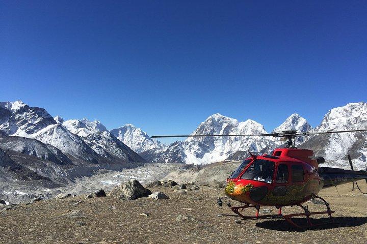 Passeio de helicóptero pelo acampamento base do Everest