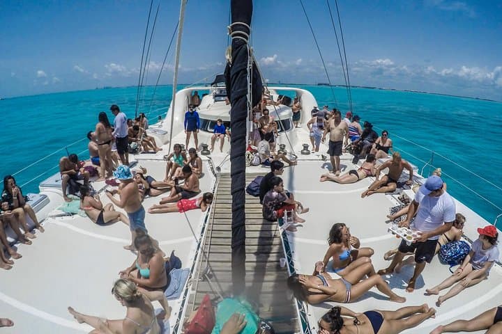 Mujeres Island Tour by Catamaran from Cancun City
