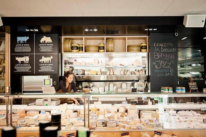 Experiencia FOOD&WINE degustando quesos locales y bodegas Prosecco