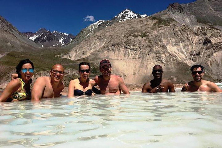 Cajon del Maipo and Hotsprings + Tradition Folk (ticket included)