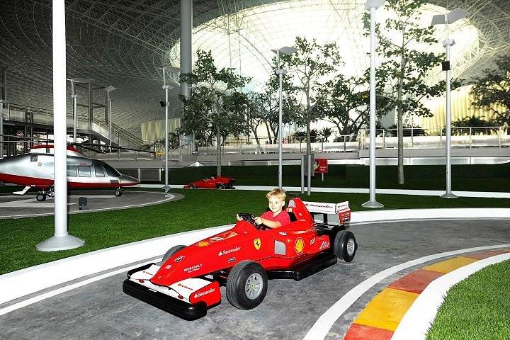 Abu Dhabi mit Ferrari World Private Tour (kinderfreundlich)
