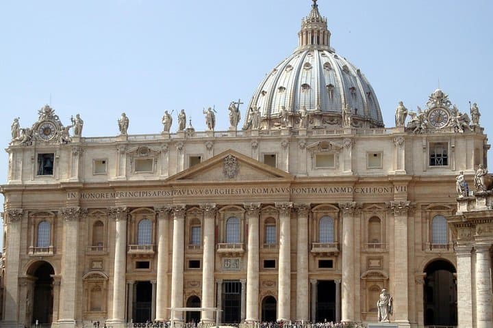 Vatican Museums Sistine Chapel Tour with access to St Peter