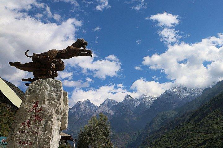 Wunderbare Schlucht Sehenswürdigkeiten und Fotos von Lijiang