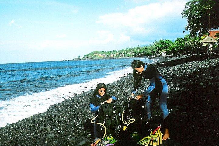 Dive at Tulamben Bali USS Liberty Ship Wreck