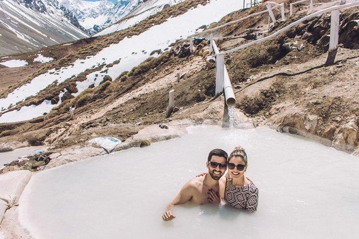 Cajon del Maipo and Hotsprings + Tradition Folk (ticket included)