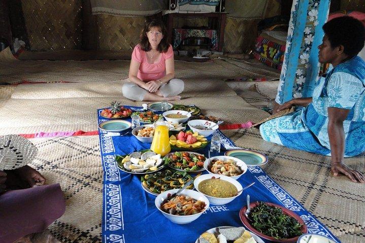 ランチ付きの本格的なフィジーの村の終日文化旅行