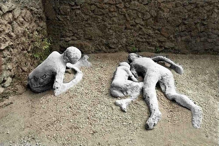 Pompeii: 2H Family friendly Tour with an Archeologist Guide