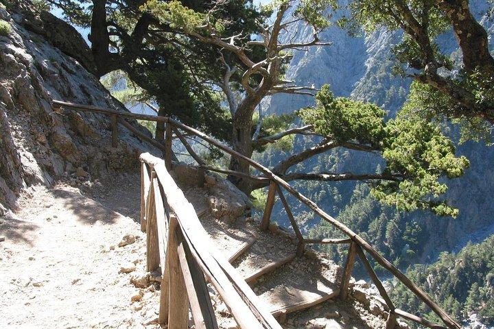 Samaria Gorge Trek: Full-Day Excursion from Rethymno with Guide