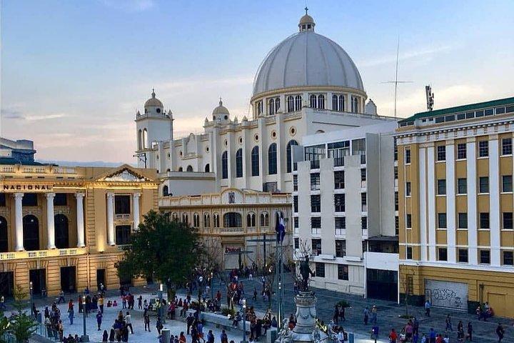 San Salvador Layover Tour | Bysightseeing og El Boqueron Park