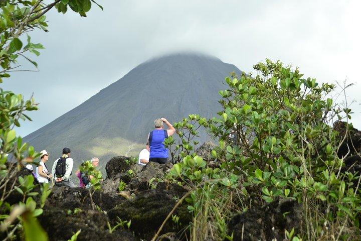 Læs mere om Hanging Bridges-Fortuna Waterfall-Lunch-Arenal.