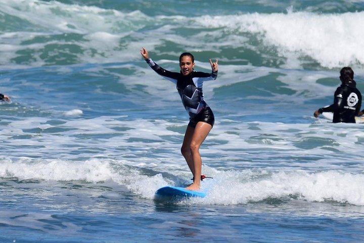 Lezione di Surf One on One a Piha Beach, Auckland