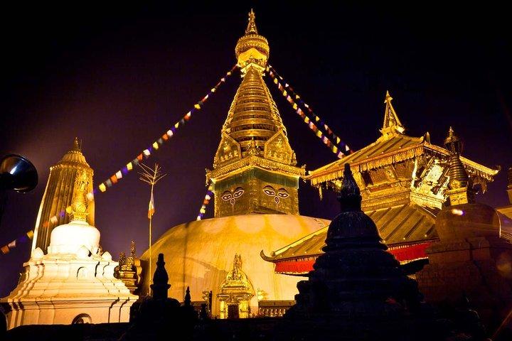 Excursão privada de meio dia à praça Durbar de Kathmandu e ao templo Swayambhunath