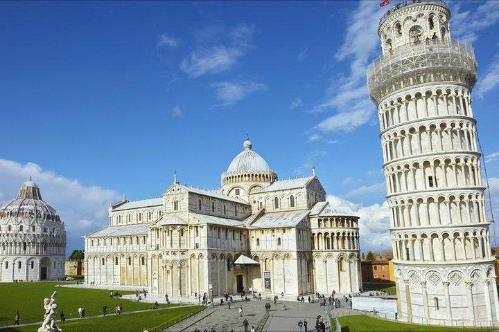 Dagtrip naar Pisa en Lucca vanuit Livorno