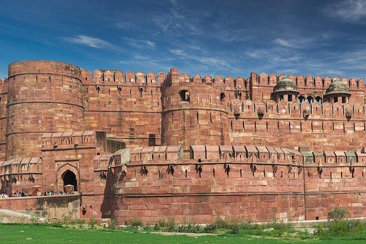 Taj Mahal Day Trip per anziani da Delhi