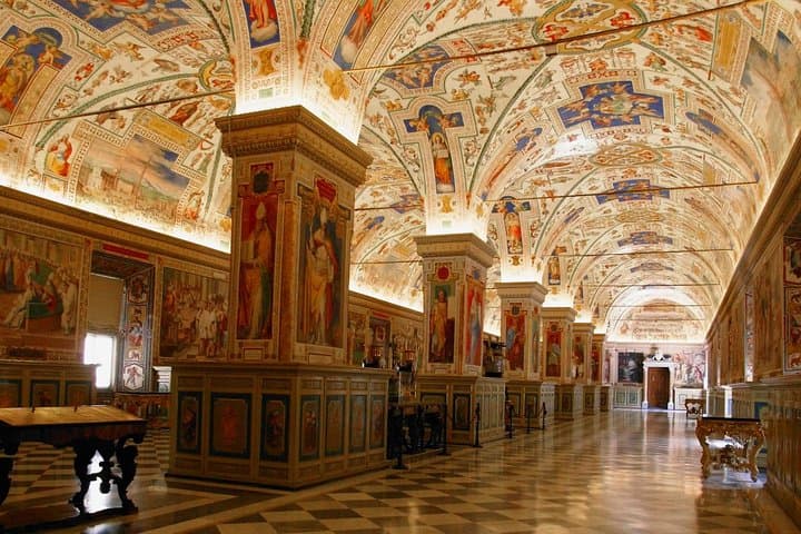 Vatican Museums Sistine Chapel Tour with access to St Peter