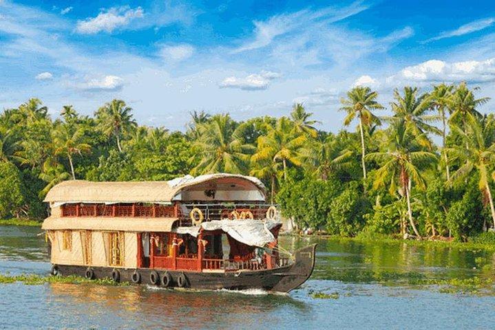 Private Day-Kerala Backwaters Houseboat Tour com almoço e coleta de Kochi