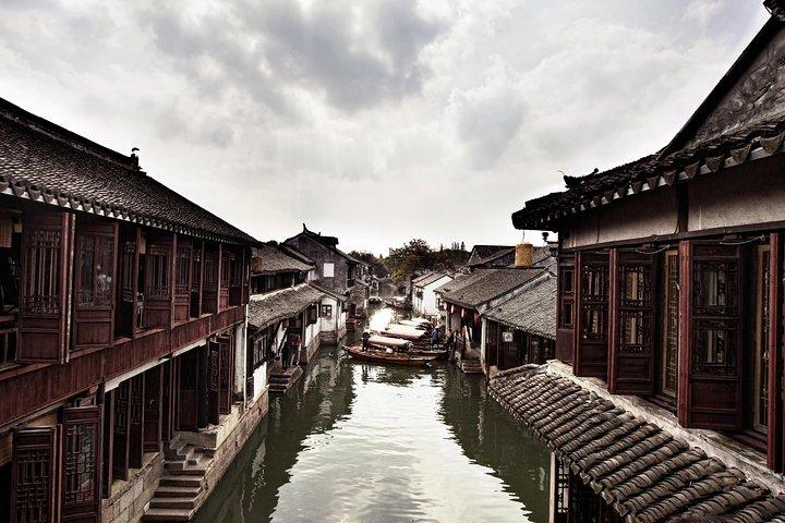 Explore os jardins escondidos de Suzhou e a encantadora cidade antiga de Tongli