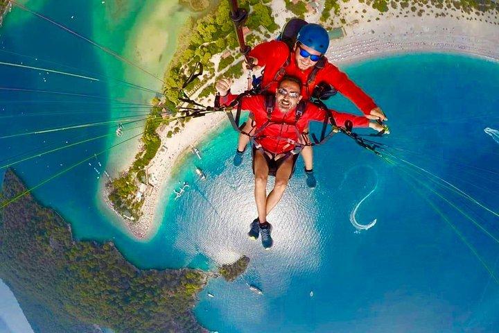 Tandem Paragliding über die blaue Lagune in Fethiye von Kas Inc.Transfer